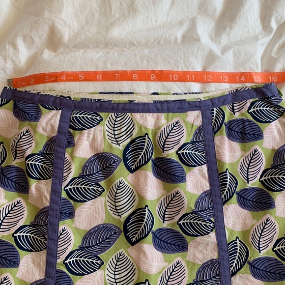 Boden skirt, size 10 US, purple, blue, green and pale lavender leaf print - Picture 3 of 5